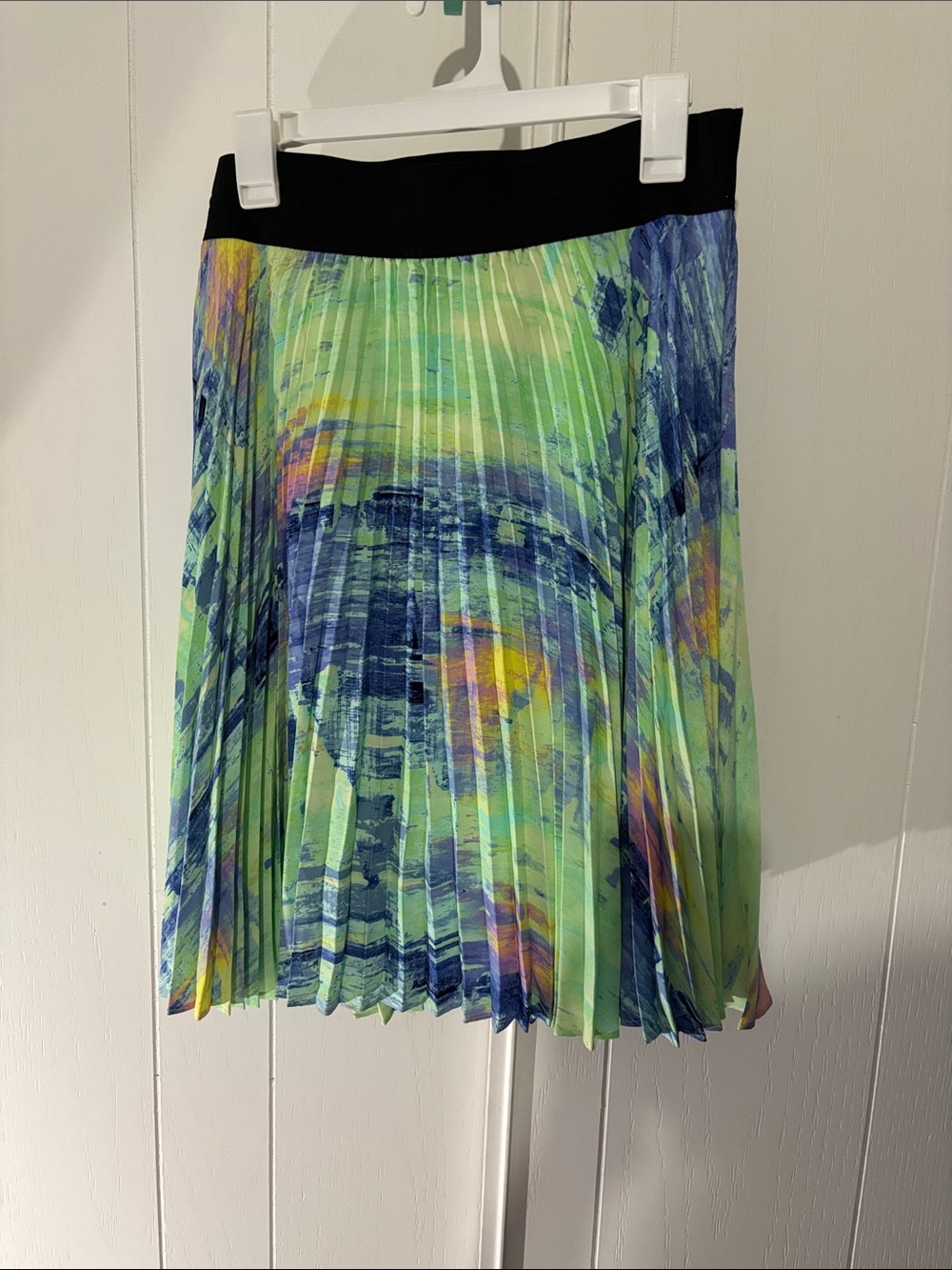 NWOT Apt. 9 Pleated Skater Skirt in Black, Green, Blue and Yellow